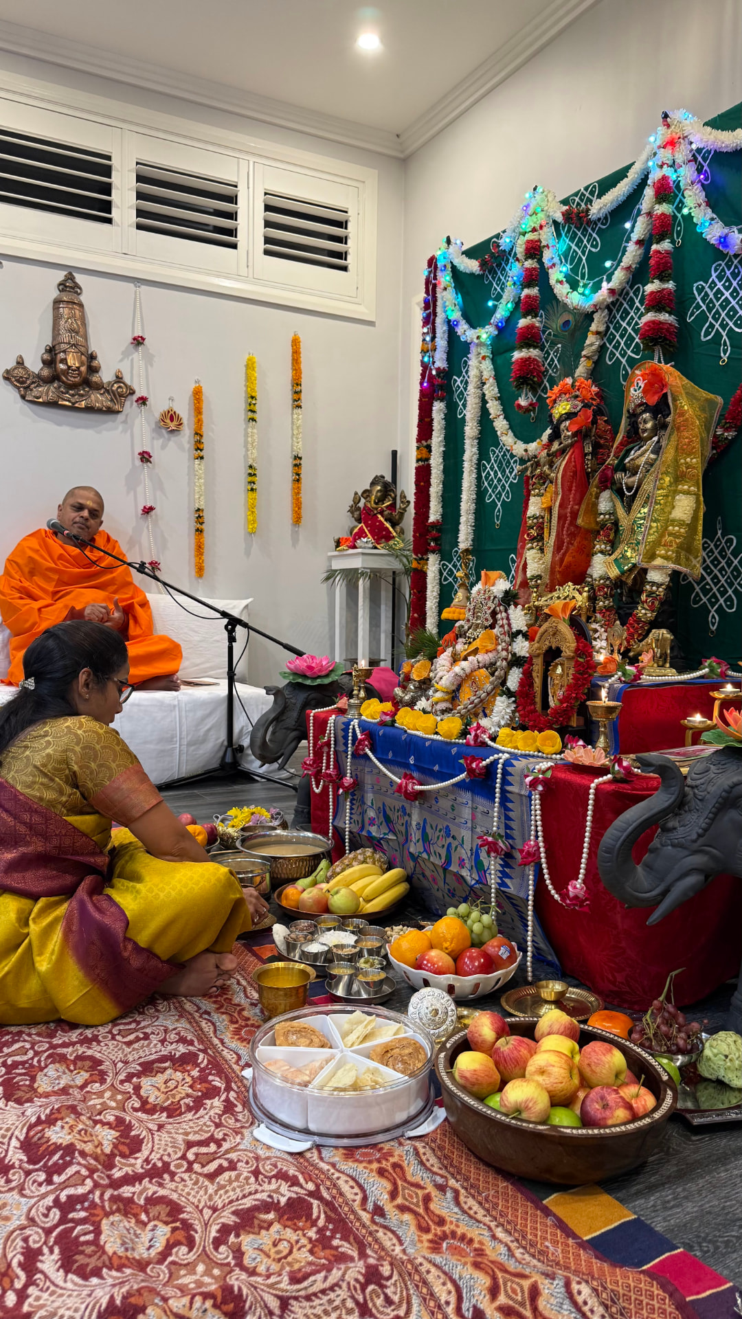 Puja and naivedya offerings before the chanting